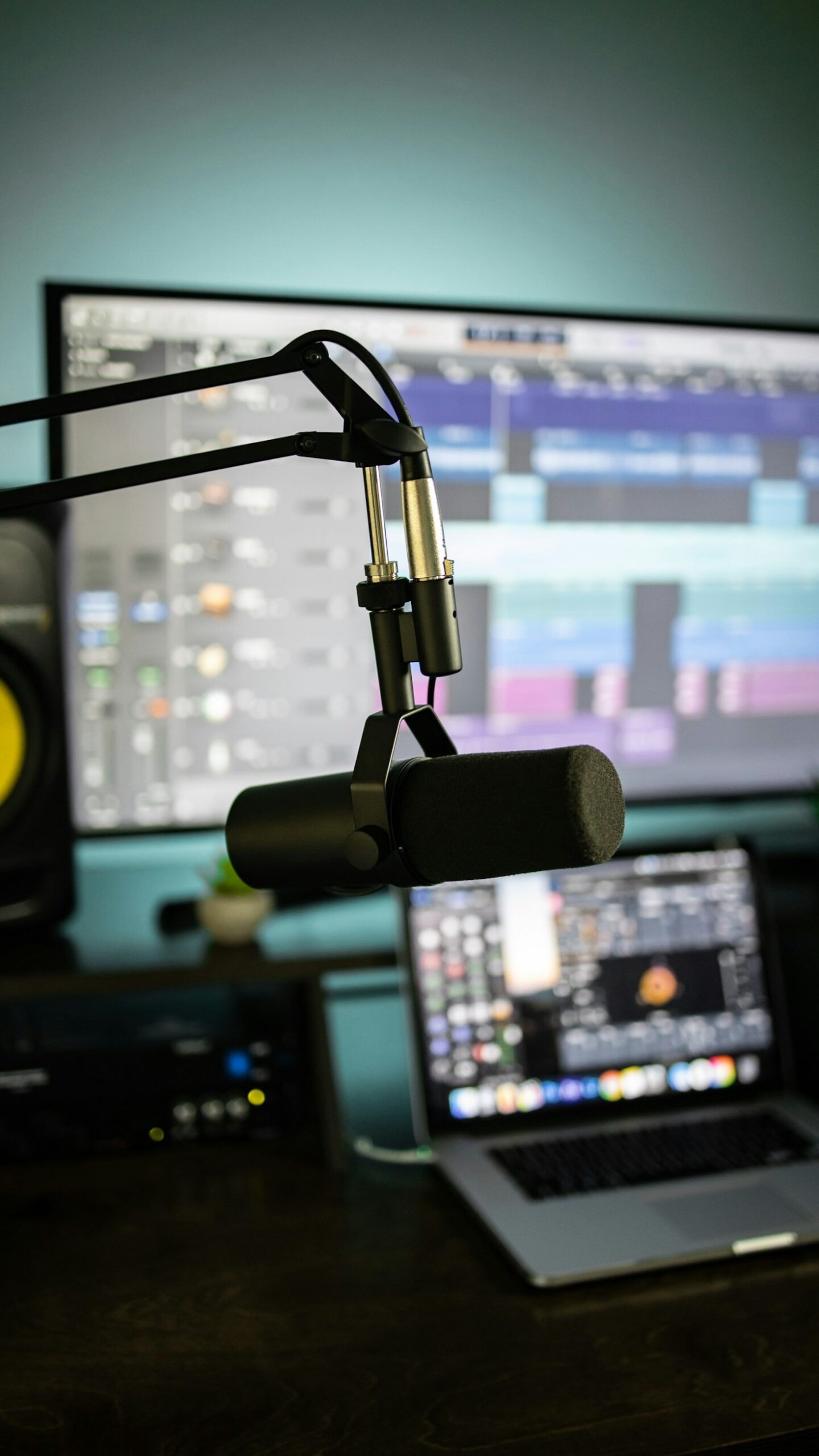 The Best Software for Home Music Production: A Comprehensive Review